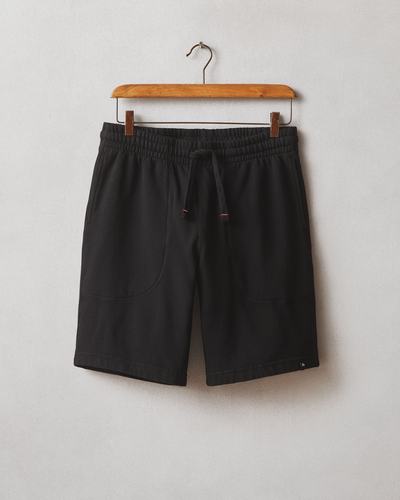 ＣＯＧＴＨＥＢＩＧＳＭＯＫＥ　ＭＡＳＳＩＶＥ　ＳＷＥＡＴ　ＳＨＯＲＴ Men's Sweatshort - Black