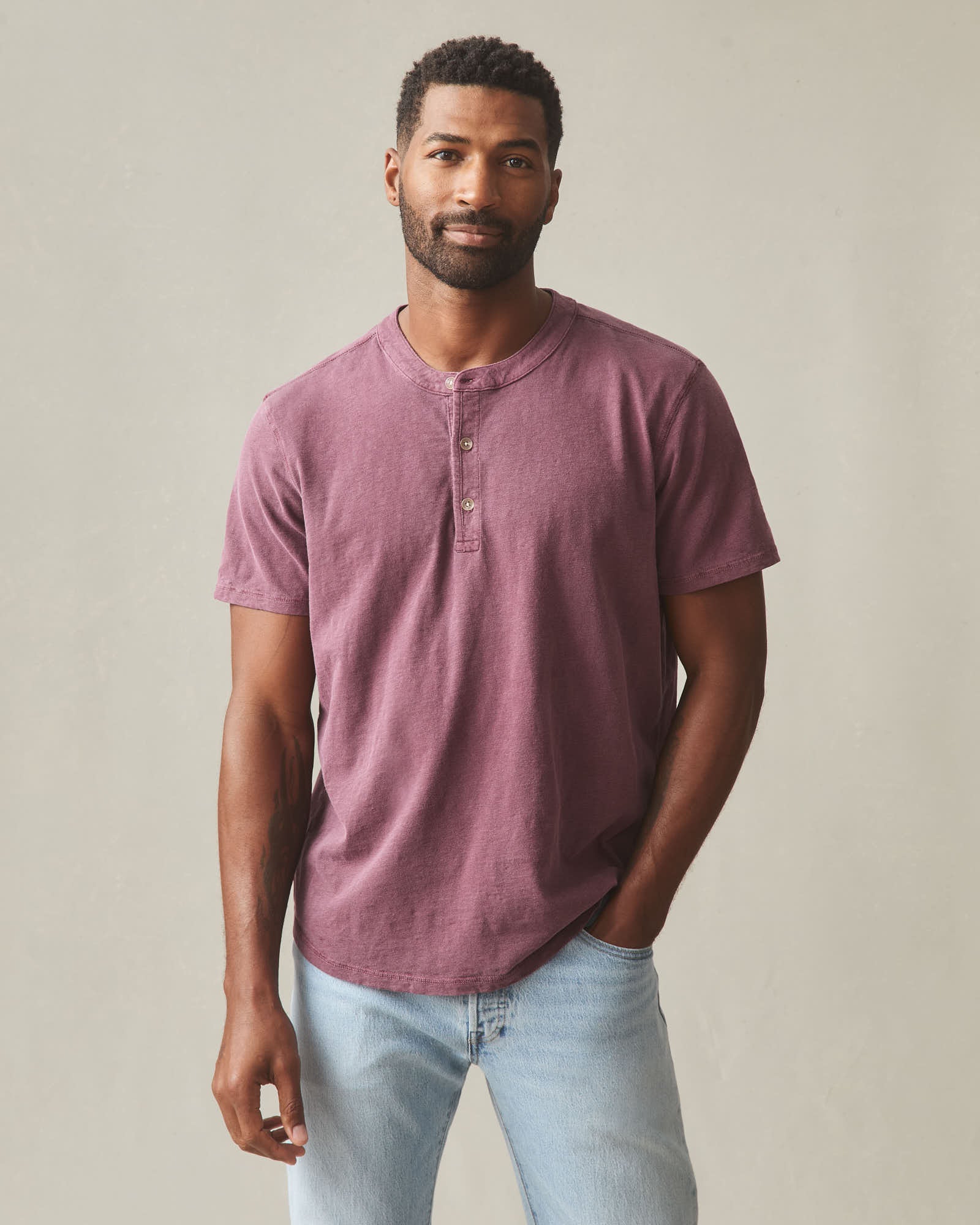【パープル（50）】Hanley SS Shirt Men's Broken-In Premium Slub Henley - Washed Zinfandel