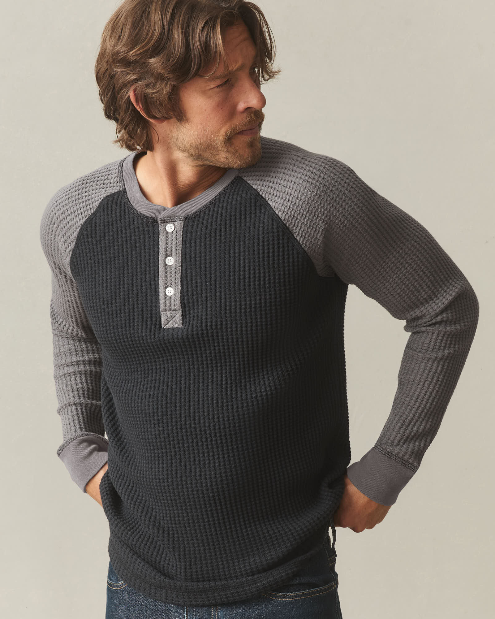 AMERICANA  HENLEY ワッフルプルオーバー Men's Waffle Long Sleeve Henley - Spiced Apple