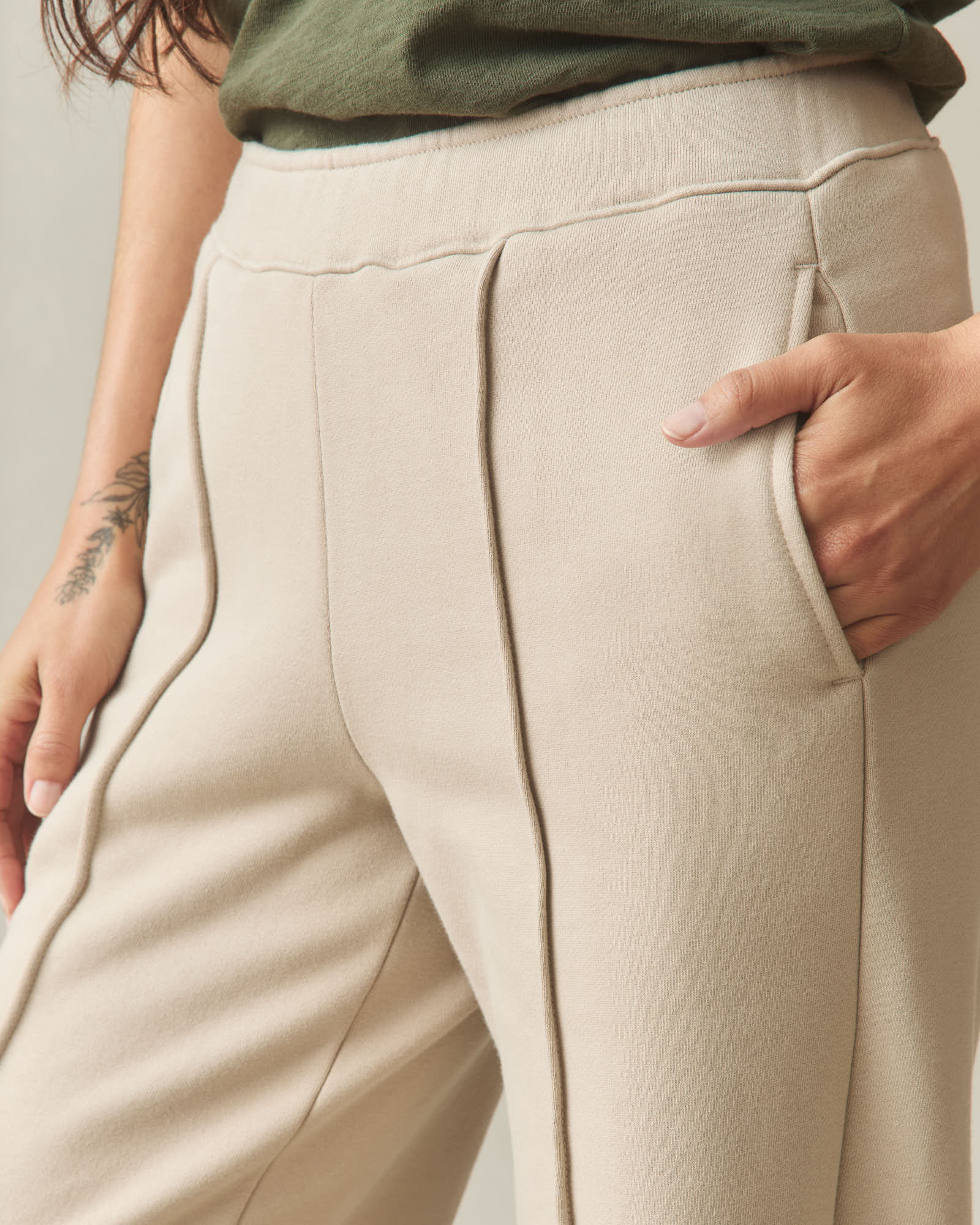 Women's Pintuck Flare Pant - Cobblestone